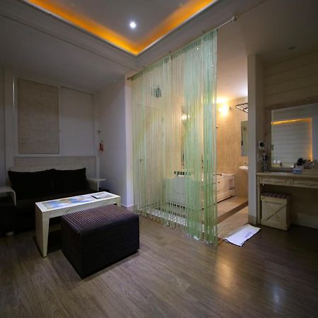 Dubai Hotel Теджън Екстериор снимка