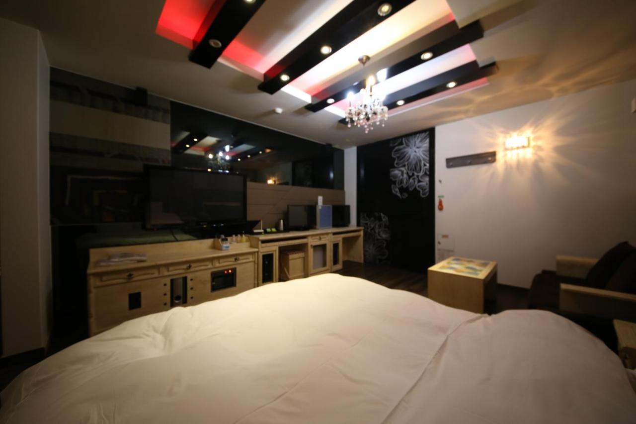 Dubai Hotel Теджън Екстериор снимка