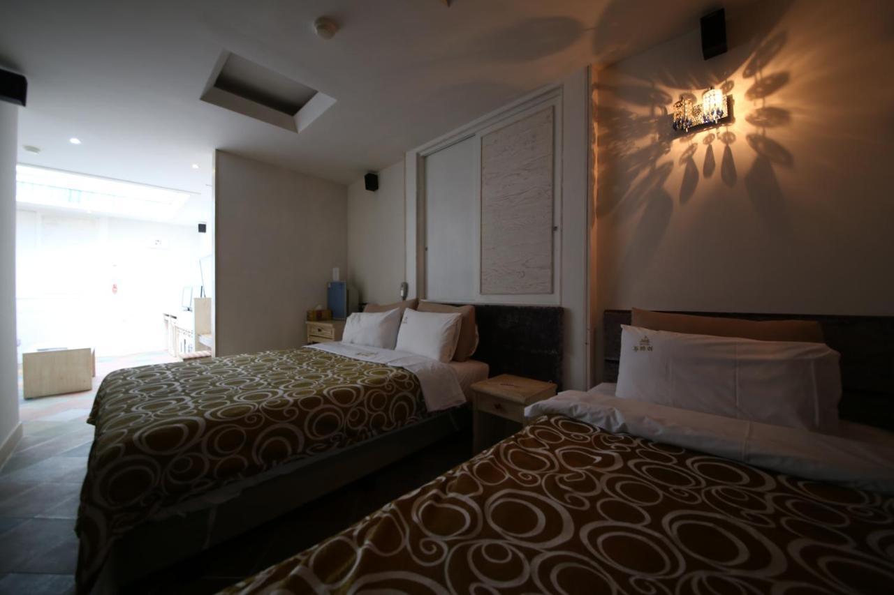 Dubai Hotel Теджън Екстериор снимка