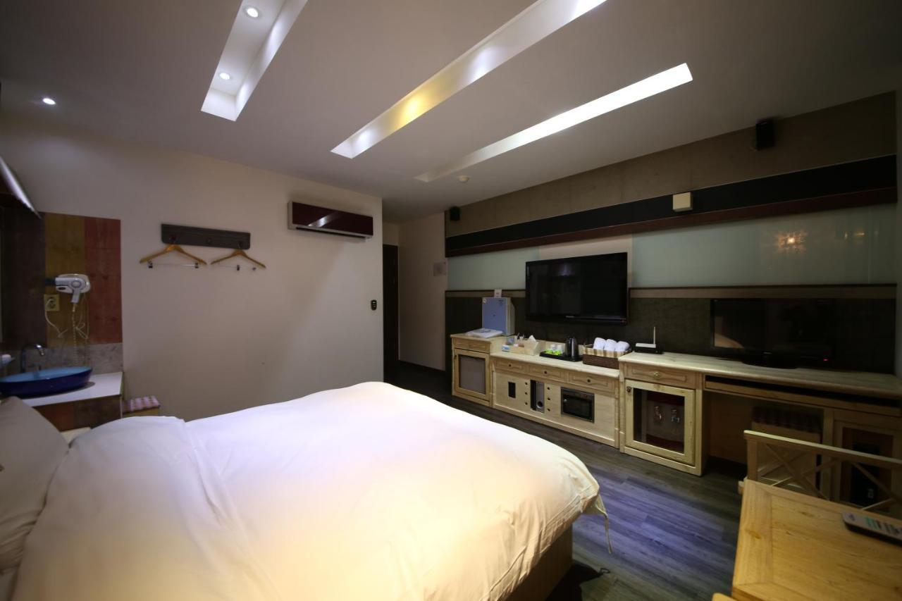 Dubai Hotel Теджън Екстериор снимка