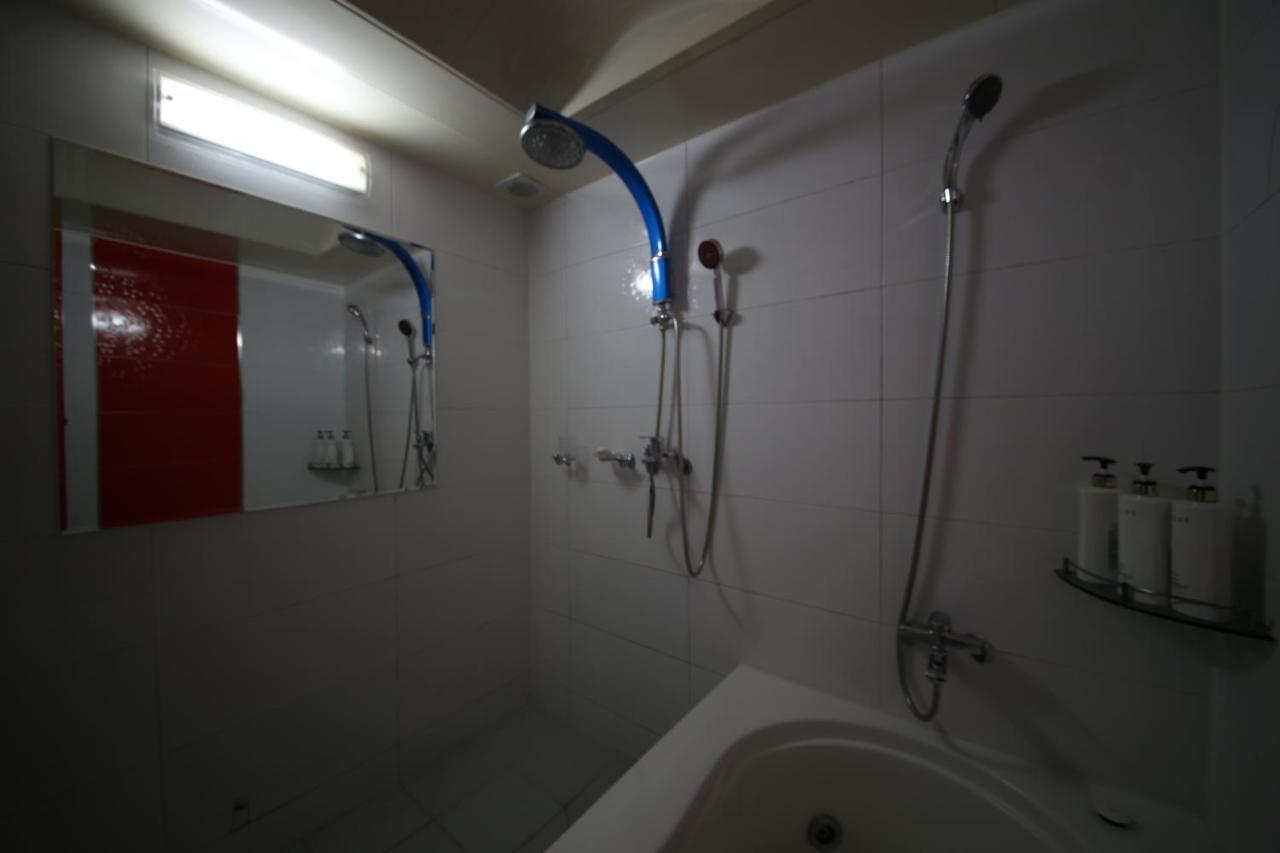Dubai Hotel Теджън Екстериор снимка