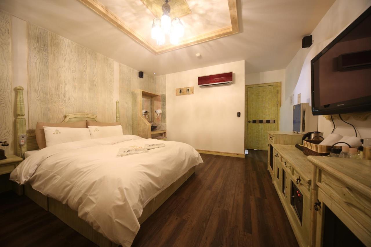 Dubai Hotel Теджън Екстериор снимка