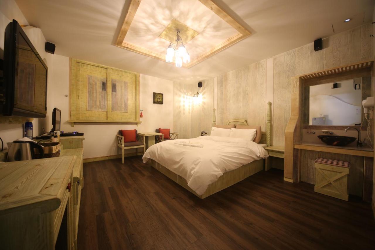 Dubai Hotel Теджън Екстериор снимка