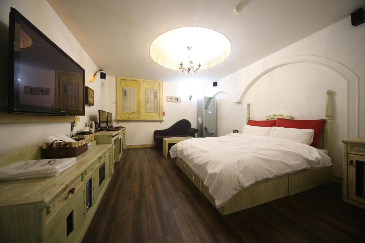 Dubai Hotel Теджън Екстериор снимка