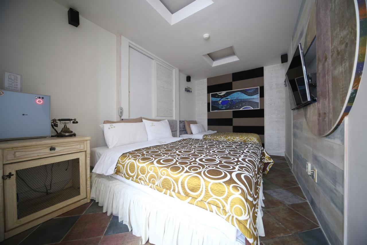 Dubai Hotel Теджън Екстериор снимка